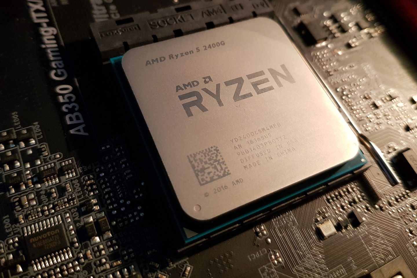 AMD Ryzen 5 2400G Gaming PC